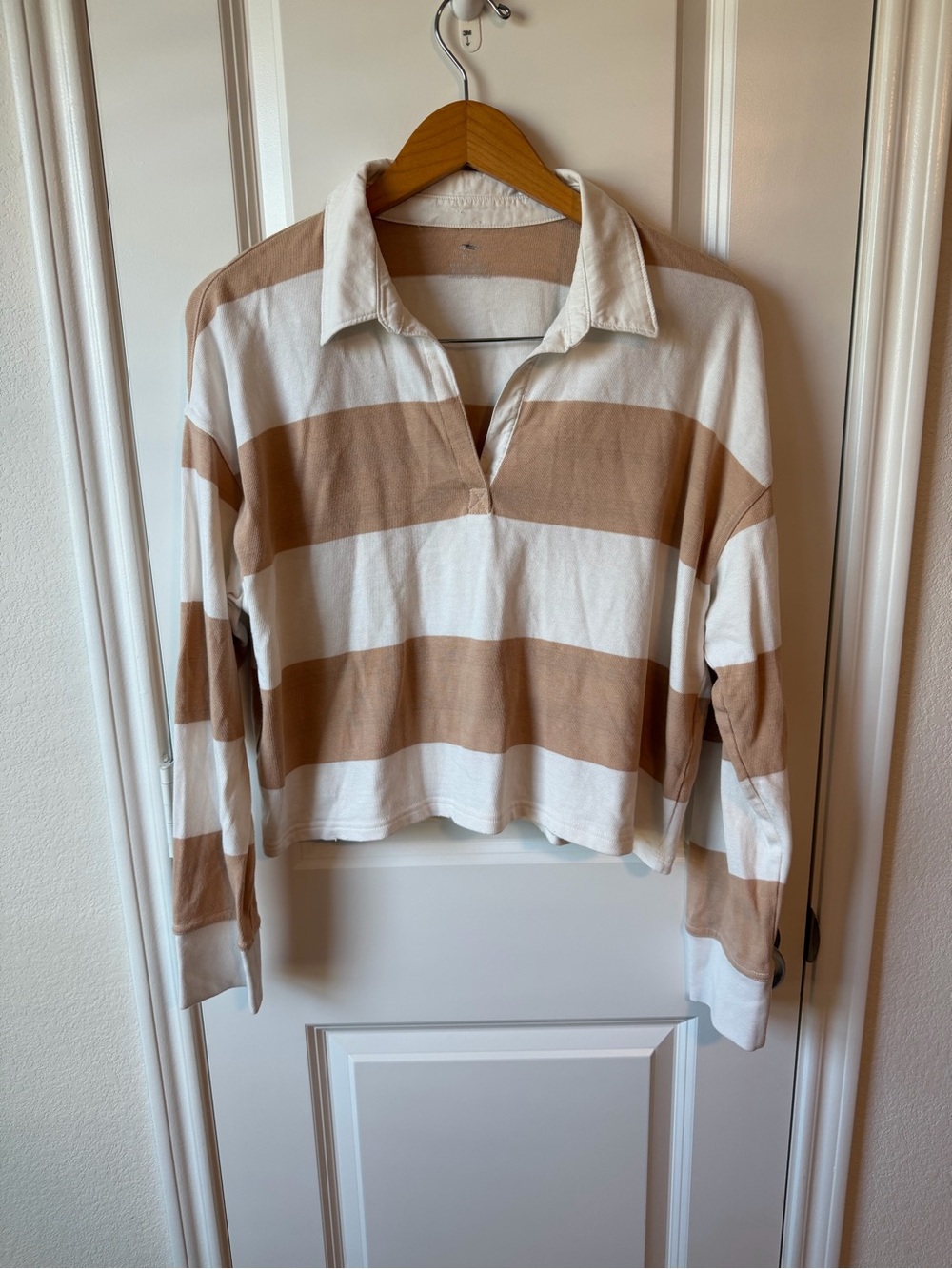 Aerie Striped Collared Rugby Long-Sleeve Cropped Top - White & Tan